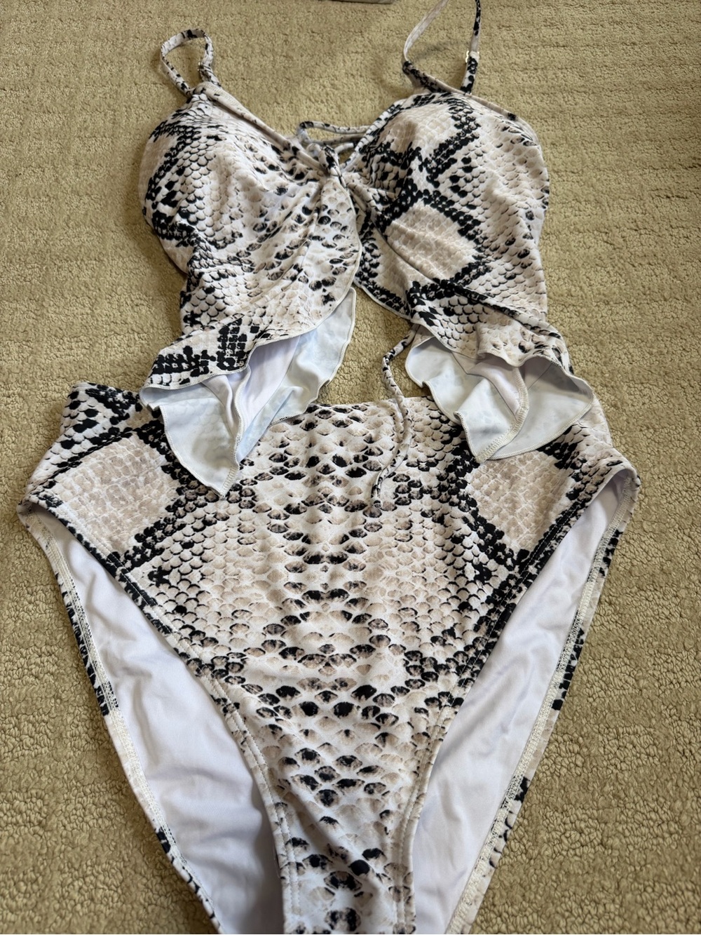 Bathing suit - Picture 2 of 9